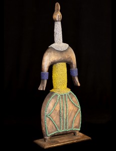 Poupée statuette Namdji Cameroun
