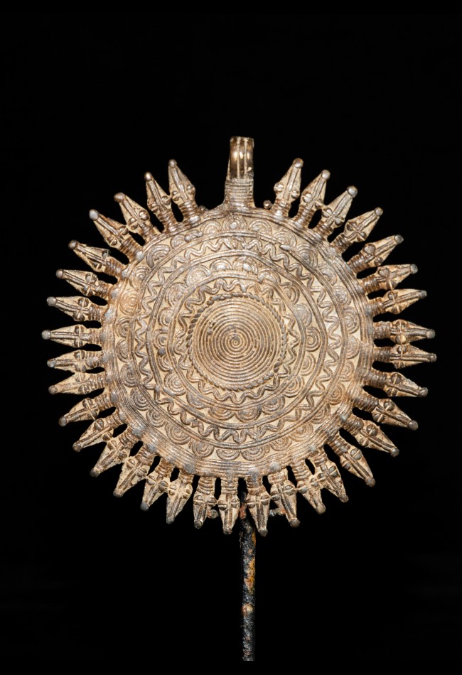objet d'art africain Pendentif soleil dogon Mali objet d'art africain Pendentif soleil dogon Mali