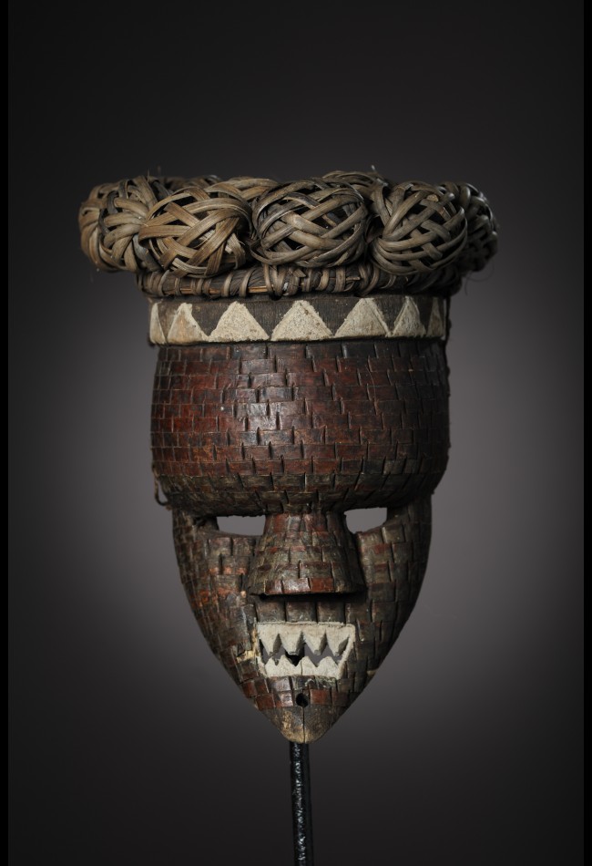 Splendide masque mukinka Salampasu RDC