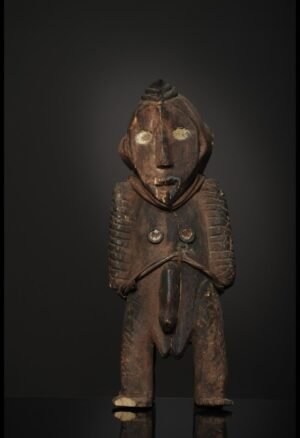 Découvrez ce fétiche Janus Fon du Bénin, représentant un couple homme-femme, une pièce rare destinée aux collectionneurs d’art africain.