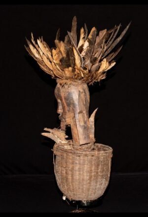 de reliquaire Fang du Gabon, pièce d’art africain destinée aux collectionneurs et amateurs d’objets anciens, de reliques et de patrimoine africain. Mots-clés secondaires : art africain, reliquaire Fang, Fang Gabon, objet africain ancien, antiquité africaine, collection art africain, reliques Fang, sculpture Fang, objet rituel africain.