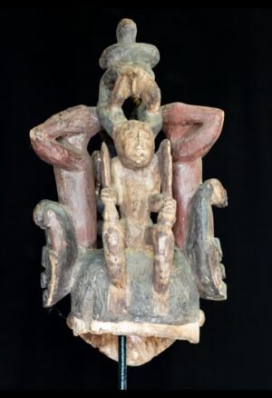 Découvrez notre sélection de masques et objets d'art Yoruba : pièces authentiques, sculptures anciennes et objets de collection issus du patrimoine artistique d'Afrique de l'Ouest. Une collection dédiée aux amateurs d'art africain, collectionneurs et passionnés d'objets rares.