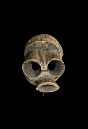 **Masques Mumuye du Nigéria** : découvrez une sélection de masques et objets d’art africain Mumuye recherchés par les collectionneurs et amateurs d’art tribal. Masques zoomorphes, pièces rituelles et œuvres anciennes témoignent de la richesse esthétique et culturelle du patrimoine Mumuye.