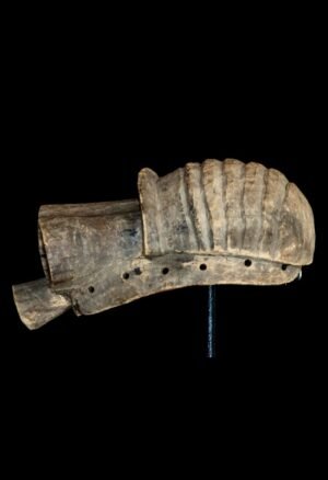 **Masques Mumuye du Nigéria** : découvrez une sélection de masques et objets d’art africain Mumuye recherchés par les collectionneurs et amateurs d’art tribal. Masques zoomorphes, pièces rituelles et œuvres anciennes témoignent de la richesse esthétique et culturelle du patrimoine Mumuye.