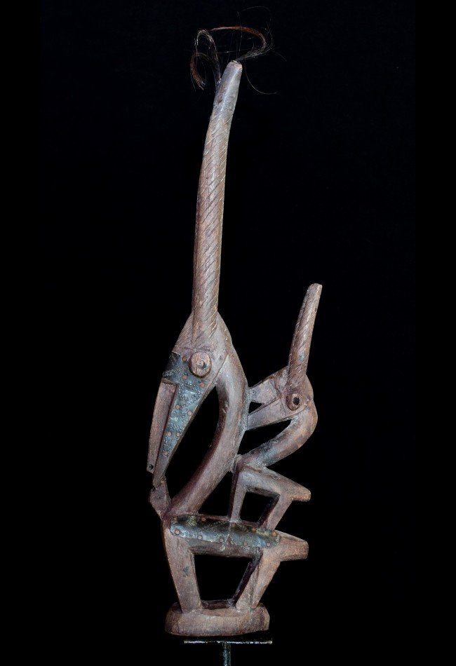 **Masques anciens d’Afrique** : découvrez une sélection de pièces africaines de collection, issues notamment des traditions Bambara, Baoulé, Dan, Yoruba et d’autres cultures d’Afrique de l’Ouest. Chaque masque témoigne d’un savoir-faire, d’une histoire et d’un univers artistique singulier, pour les collectionneurs et amateurs d’art africain.