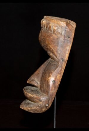 Masques africains de collection, pièces traditionnelles de Côte d’Ivoire et objets d’art africain destinés aux passionnés de patrimoine et de culture africaine.