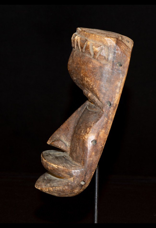 masque-dan-kran-cote-divoire (1) Masques africains de collection, pièces traditionnelles de Côte d’Ivoire et objets d’art africain destinés aux passionnés de patrimoine et de culture africaine.