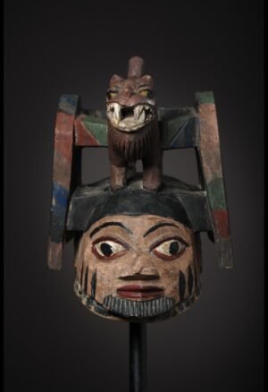 Découvrez notre sélection de **masques africains anciens**, destinée aux collectionneurs et amateurs d’art africain. Masques Yoruba, Gélédé, Baoulé, Dogon, Bamiléké et autres traditions d’Afrique témoignent de la diversité des savoir-faire, des symboles et des cultures du continent. Chaque **masque africain ancien** possède son identité, son histoire et ses caractéristiques propres. Explorez notre collection de pièces sélectionnées pour leur intérêt artistique, ethnographique et patrimonial.