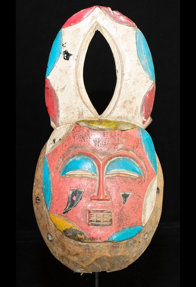 Masques Gouro et art africain de Côte d’Ivoire : découvrez des pièces de collection, objets traditionnels et œuvres témoignant de la richesse du patrimoine culturel Gouro.