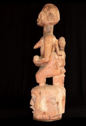 Découvrez notre sélection de masques Yoruba du Bénin, pièces d’art africain destinées aux collectionneurs et amateurs d’objets anciens, de sculptures et de patrimoine culturel africain.