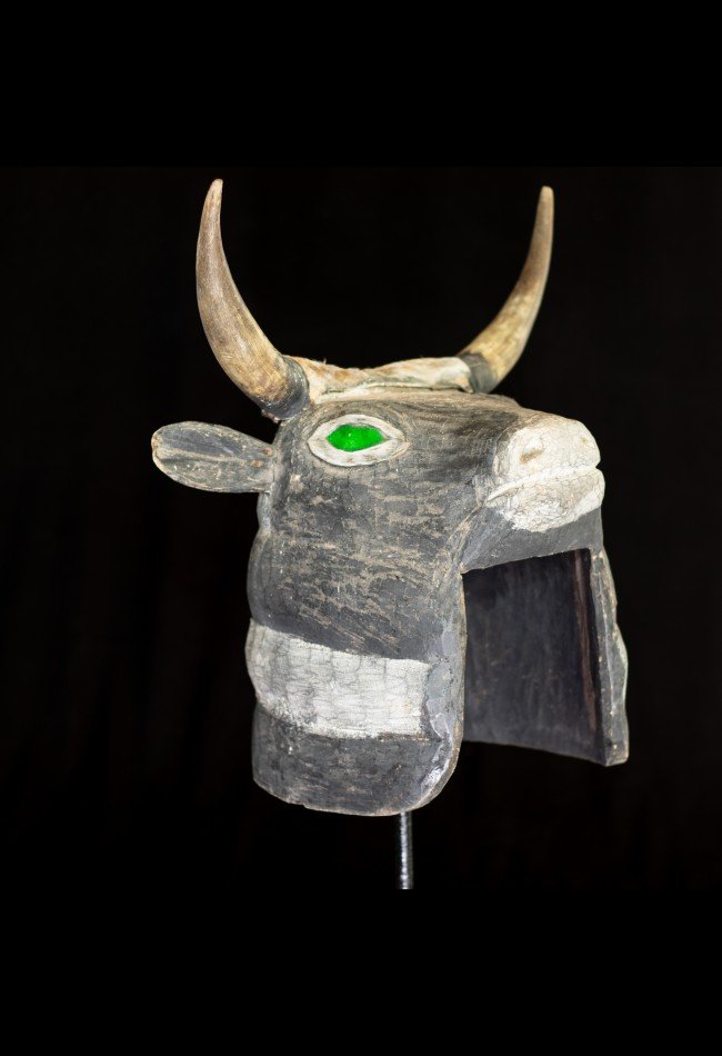 Découvrez notre sélection de **masques Bijago**, pièces d’art africain recherchées par les collectionneurs et amateurs d’objets anciens. Sculptures rituelles, masques zoomorphes et œuvres provenant de l’archipel des Bijagos témoignent de la richesse du patrimoine culturel de Guinée-Bissau. Chaque pièce est sélectionnée pour son caractère, sa provenance et son intérêt ethnographique.
