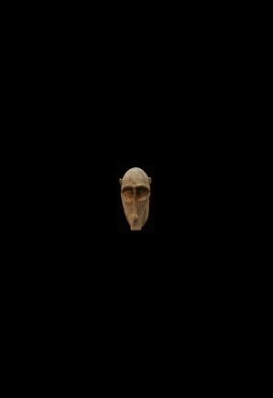 Découvrez notre sélection de masques africains anciens, dont des pièces Dogon du Mali recherchées par les collectionneurs et amateurs d’art africain.