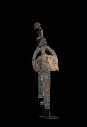 Découvrez notre sélection de masques Bambara du Mali, pièces d’art africain recherchées par les collectionneurs et amateurs d’objets anciens. Sculptures, masques rituels et œuvres ethnographiques témoignent de la richesse du patrimoine bambara et de l’art traditionnel d’Afrique de l’Ouest.