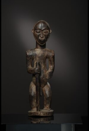 Découvrez notre sélection d'objets et sculptures Hemba : statues Singiti, reliques ancestrales et pièces d'art africain ancien destinées aux collectionneurs et passionnés d'arts premiers.
