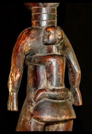 Découvrez notre sélection de statues et statuettes d’art africain, entre pièces Baoulé, sculptures anciennes, maternités, figures rituelles et objets de collection. Des œuvres choisies pour les passionnés d’art africain traditionnel, d’antiquités et de patrimoine culturel.