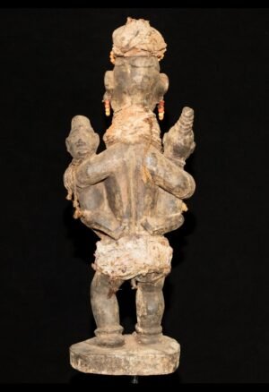 **Statues et statuettes africaines** : découvrez une sélection de sculptures africaines anciennes et de pièces de collection issues de différentes traditions et cultures d’Afrique. Statues Yorouba, Baoulé, Dogon, Igbo, Kota, Lobi ou encore Songye : chaque œuvre témoigne d’un savoir-faire, d’une histoire et d’un univers symbolique singulier. Une sélection destinée aux collectionneurs et amateurs d’art africain, d’antiquités et d’objets traditionnels.