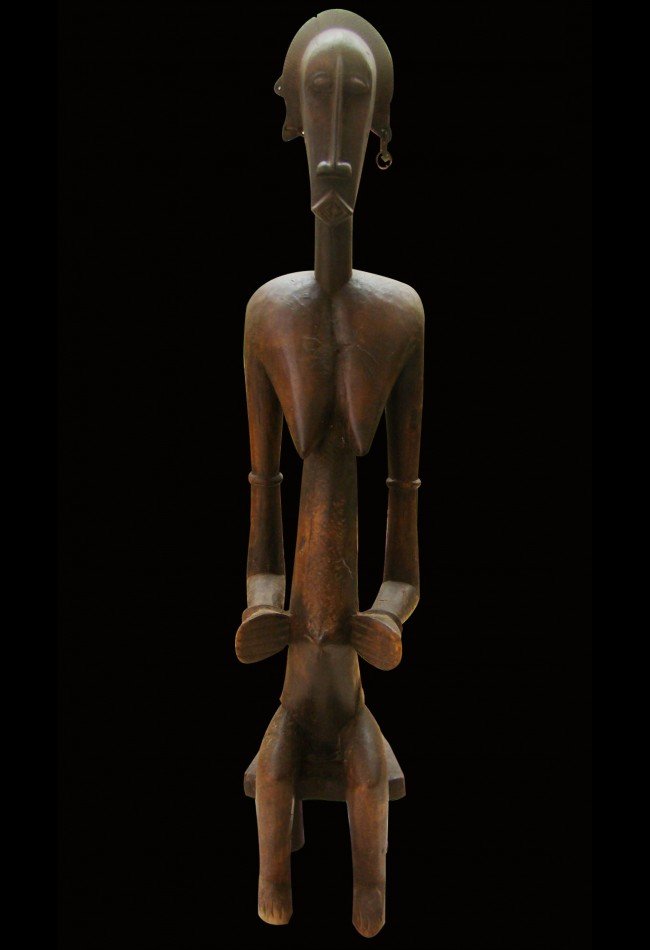 Statue Sénoufo Côte d’Ivoire en bois, pièce d’art africain destinée aux collectionneurs et amateurs de sculptures, masques, reliques et objets anciens d’Afrique de l’Ouest.