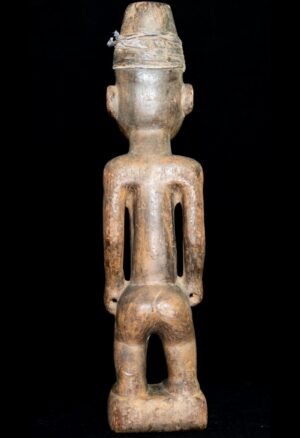 Découvrez notre sélection de statuettes et objets Fon du Bénin, témoins de l’art africain traditionnel et de la culture vaudou. Des pièces recherchées par les collectionneurs et amateurs d’antiquités, de sculptures et d’objets rituels d’Afrique de l’Ouest.